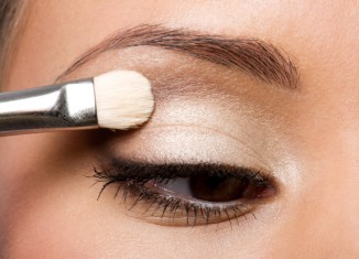 Neutral Eyeshadow - Applying Eyeshadow