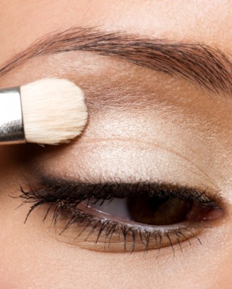 Neutral Eyeshadow - Applying Eyeshadow