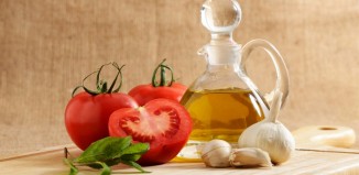Daily Bite Wellness Tip - Cook With Lemons Tomatoes Garlic for Lower Sodium - Feature