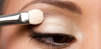 Neutral Eyeshadow - Applying Eyeshadow
