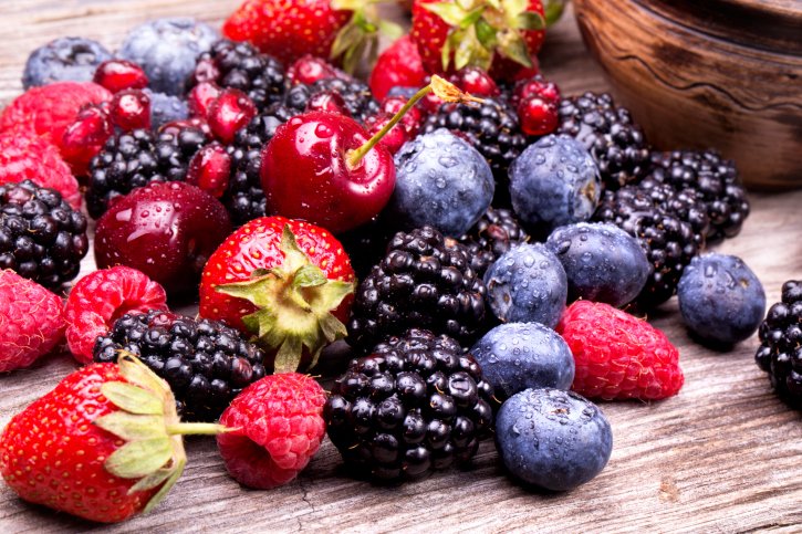 healthy things to try this summer eat berries